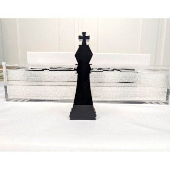 New - John N. Hansen Co. Classic Game Collection - Acrylic Chess Set - Ages 13+ - Picture 5 of 7